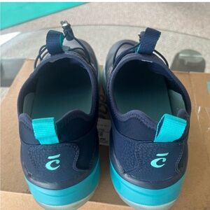 Clove Navy/Aqua Blue Sneakers